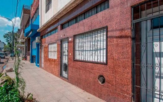 PH 3 ambientes con patio en Floresta