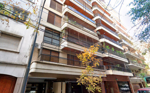 Semipiso 4 ambientes con dependencia y cochera en Las Cañitas